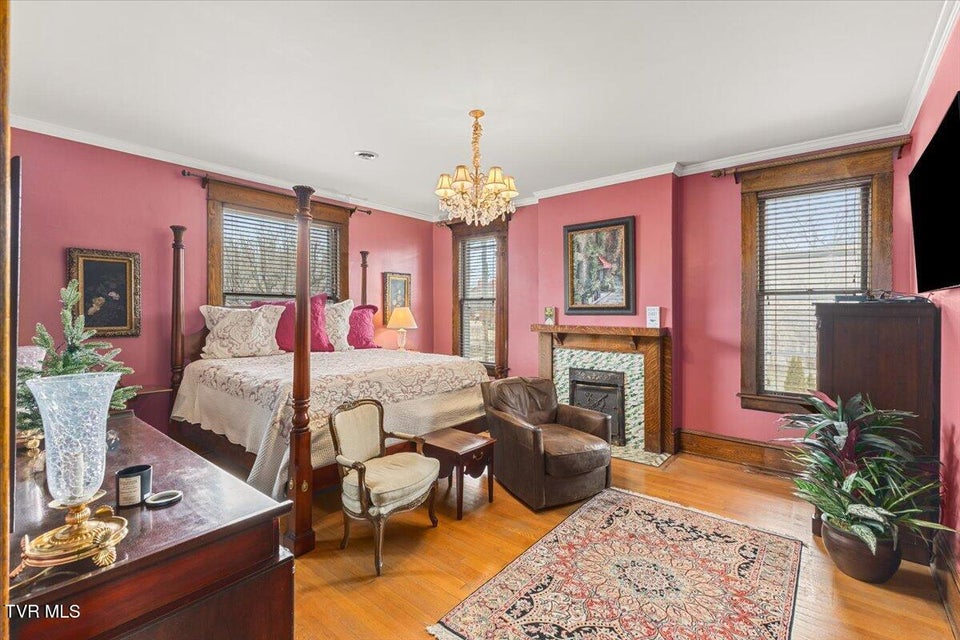 Photo #49: 801 Holston Avenue