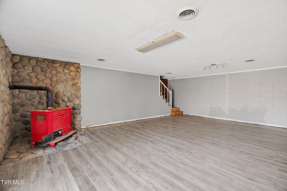 Photo #27: 457 Terrace View Drive