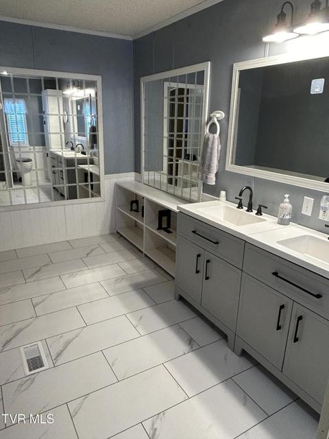 Photo #16: 639 Bailey Bridge Road