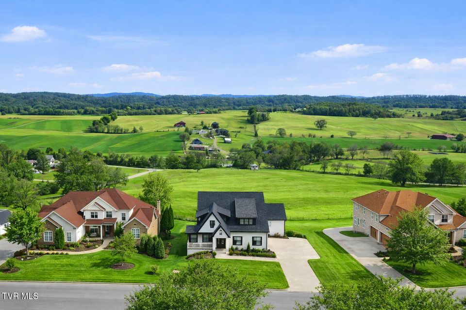 Photo #4: 141 Laurel Ridge Drive