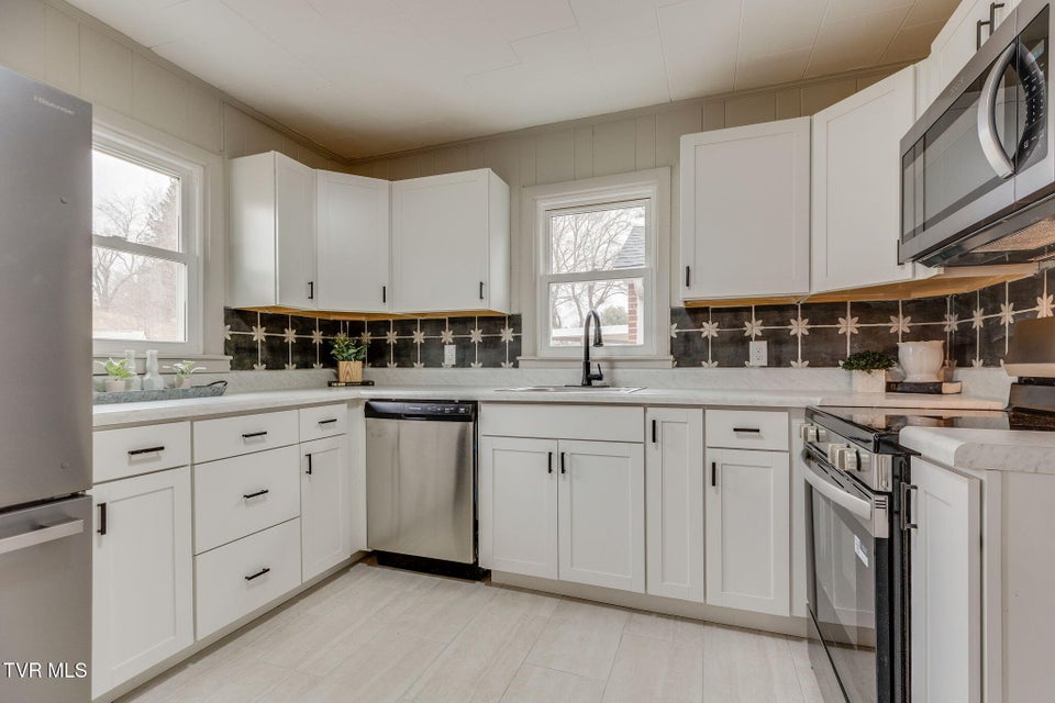 Photo #9: 1077 Highway 126 