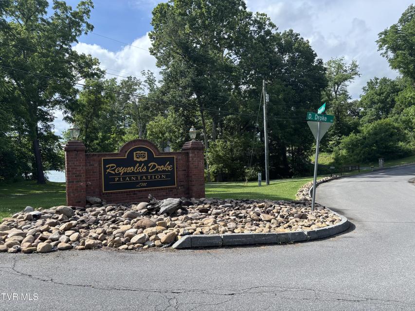 Photo #2: 1095 Reynolds Road