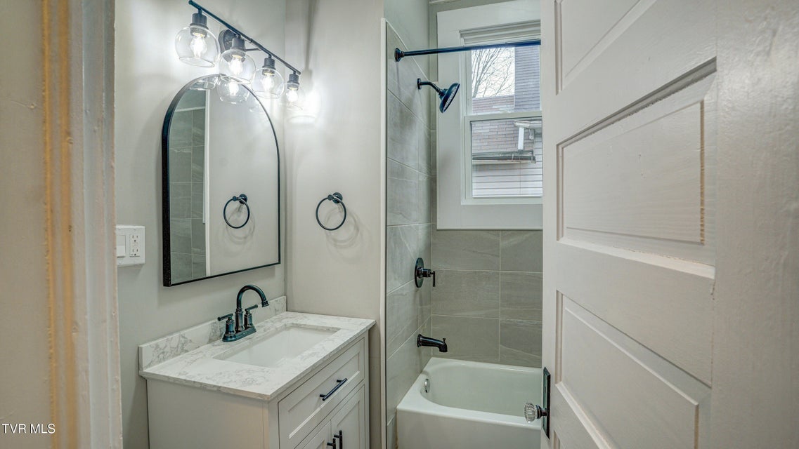 Photo #23: 116 Poplar Street