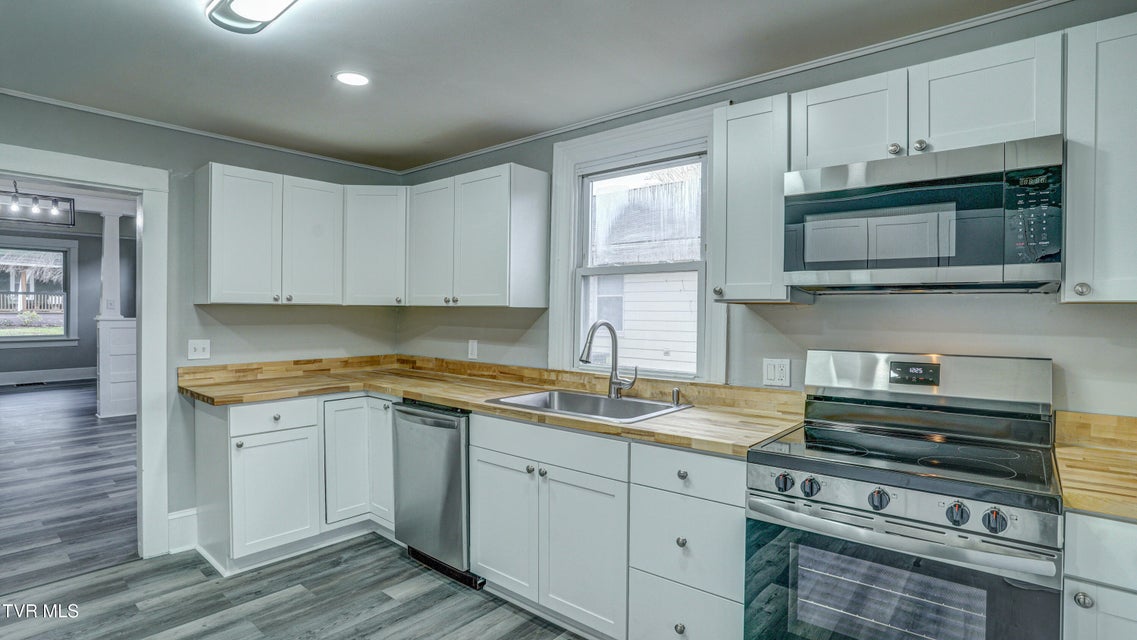 Photo #14: 116 Poplar Street