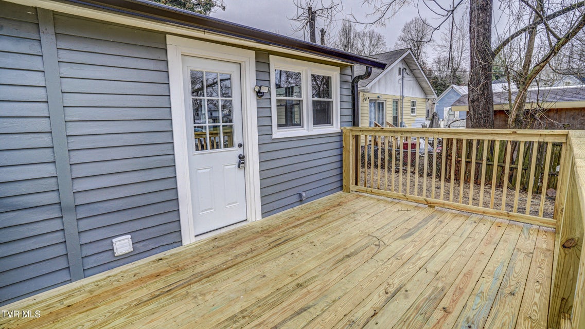 Photo #48: 116 Poplar Street