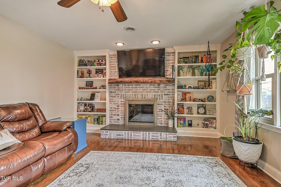 Photo #4: 155 Santa Monica Road