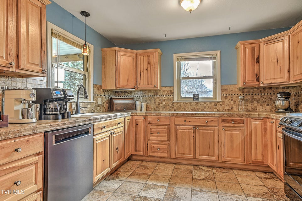 Photo #9: 155 Santa Monica Road