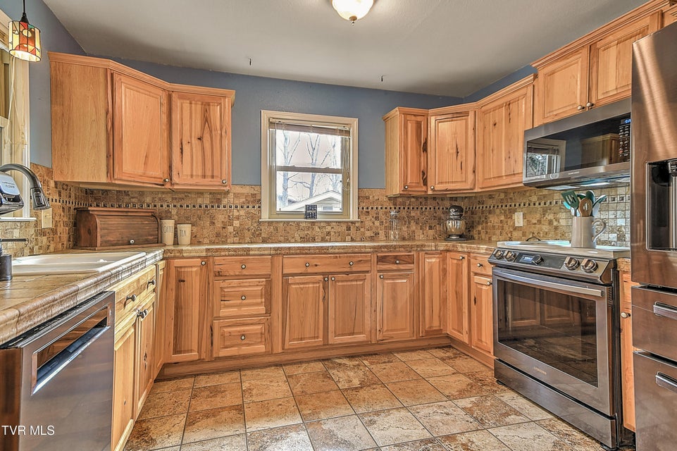 Photo #10: 155 Santa Monica Road