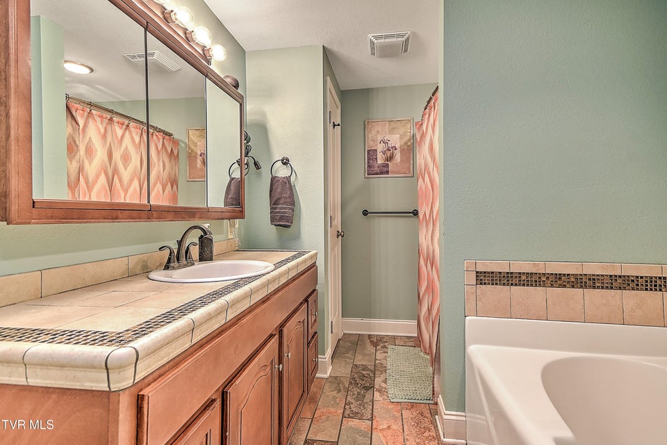 Photo #29: 155 Santa Monica Road