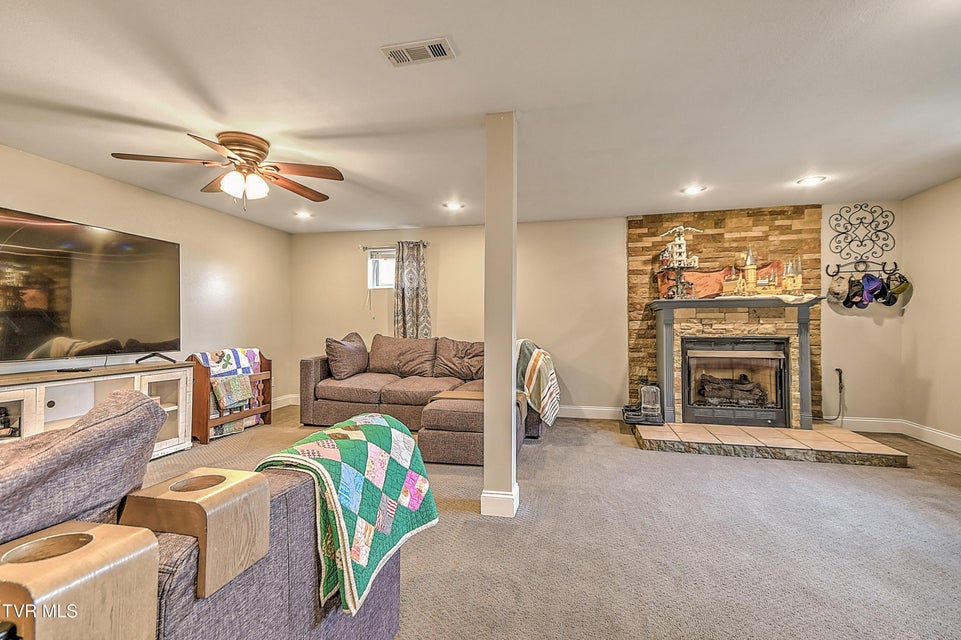 Photo #32: 155 Santa Monica Road