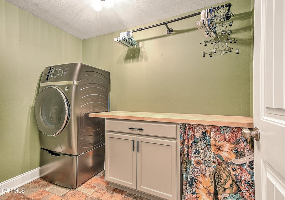 Photo #33: 155 Santa Monica Road