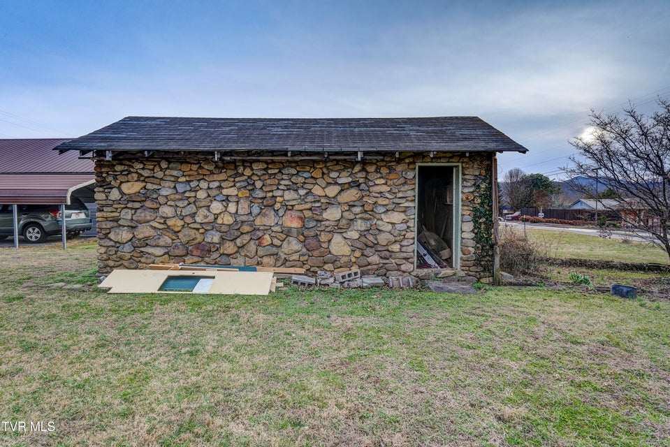 Photo #23: 1027 Elm Avenue