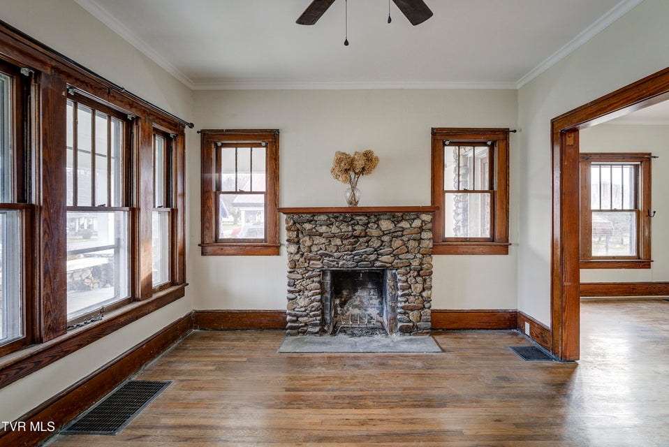 Photo #7: 1027 Elm Avenue