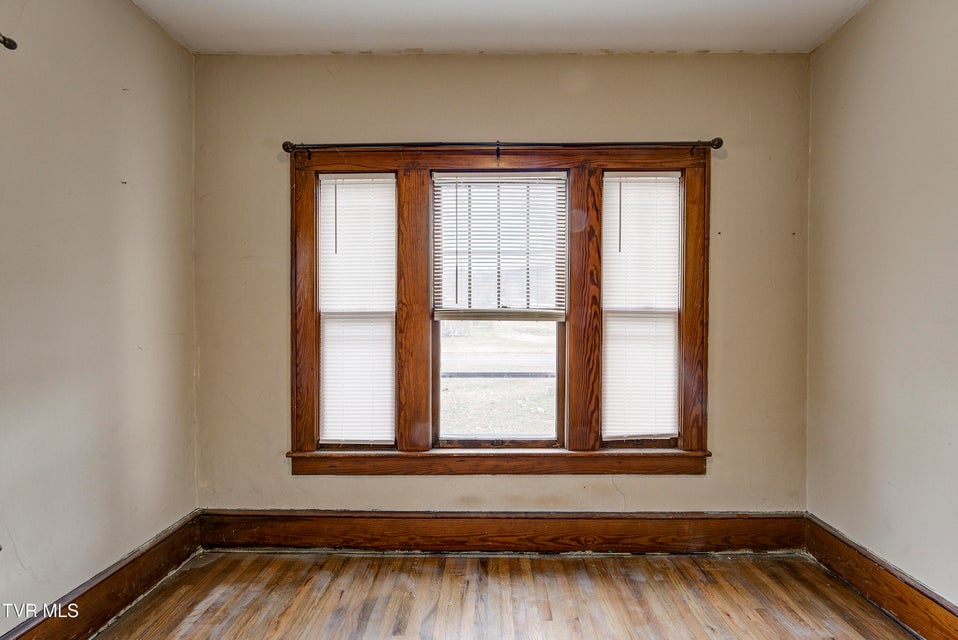 Photo #21: 1027 Elm Avenue