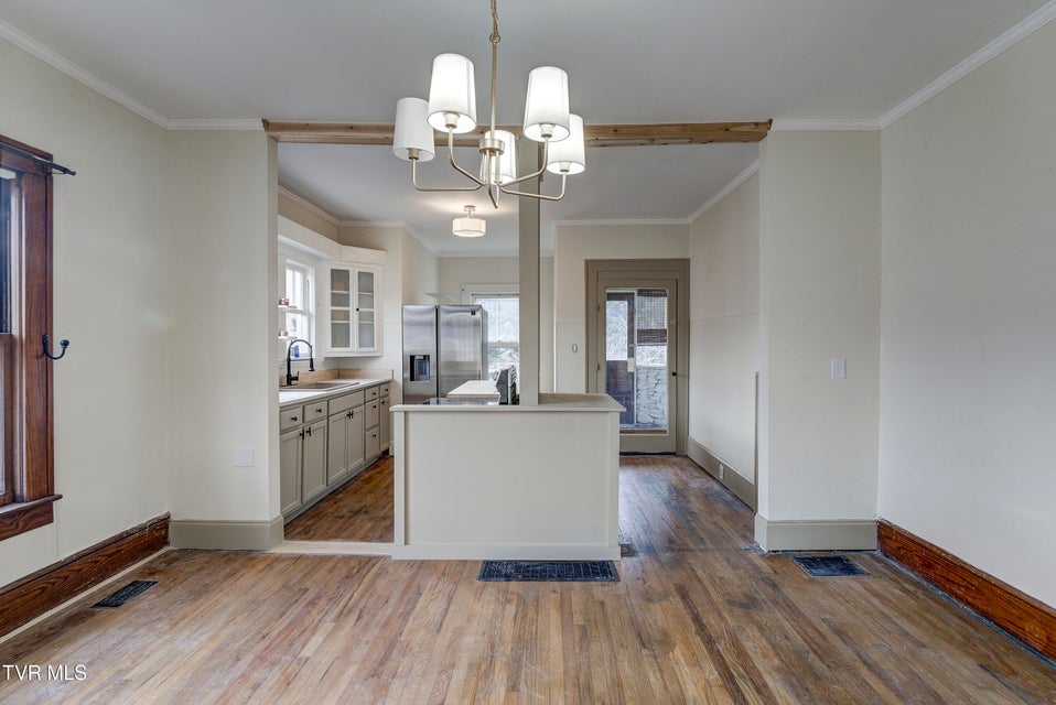 Photo #10: 1027 Elm Avenue