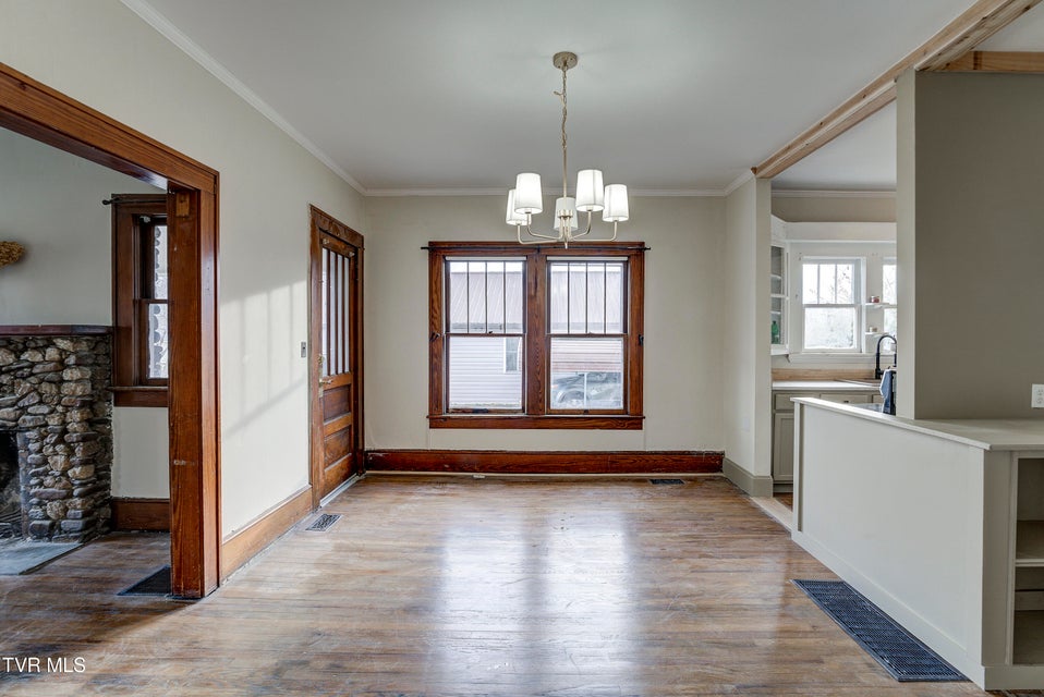 Photo #11: 1027 Elm Avenue