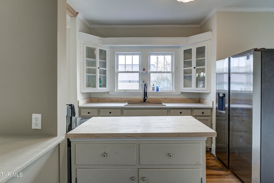 Photo #15: 1027 Elm Avenue