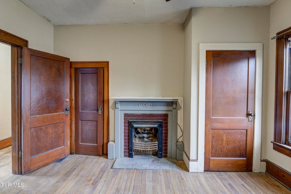 Photo #25: 1027 Elm Avenue