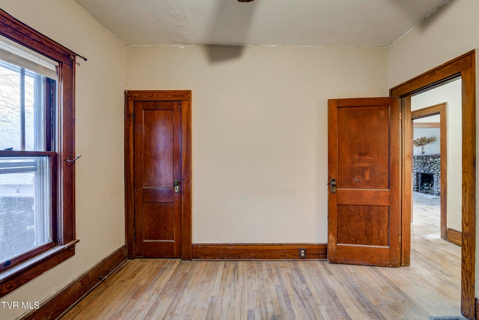 Photo #28: 1027 Elm Avenue