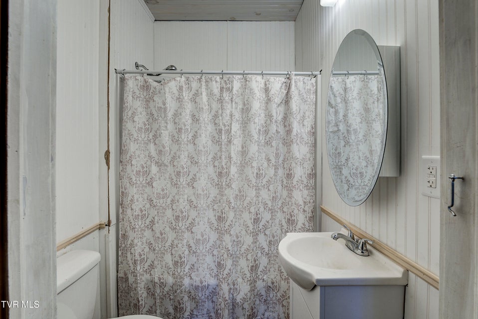 Photo #29: 1027 Elm Avenue