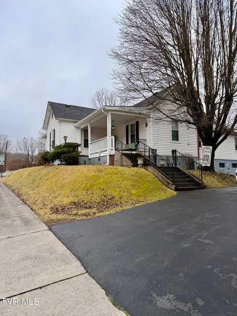 Photo #3: 720 Front Street