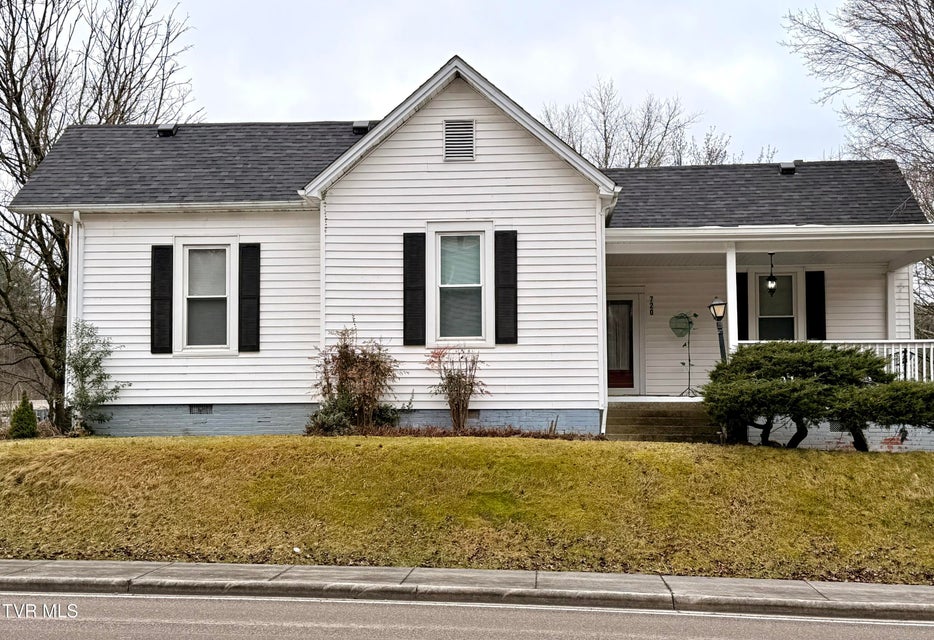 Photo #6: 720 Front Street