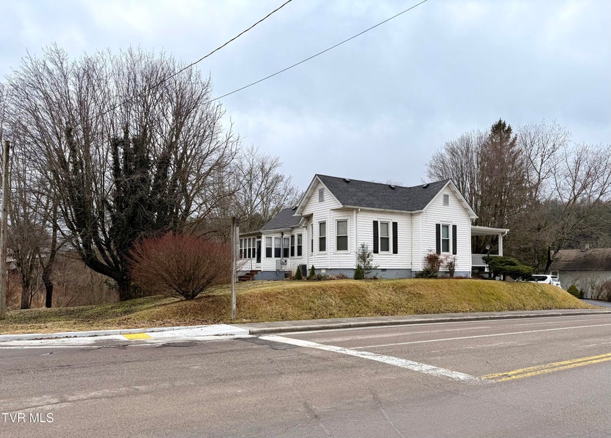 Photo #7: 720 Front Street