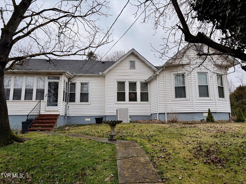 Photo #9: 720 Front Street