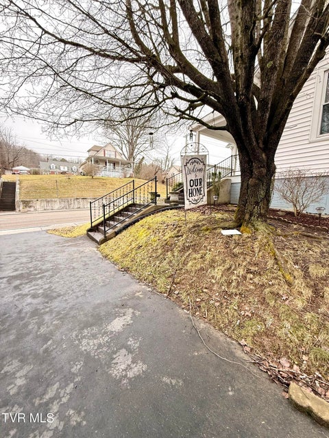 Photo #20: 720 Front Street