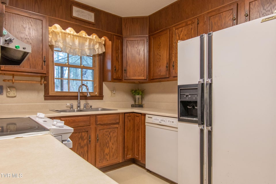 Photo #15: 21587 Plantation Road