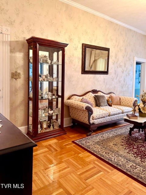 Photo #36: 720 Front Street