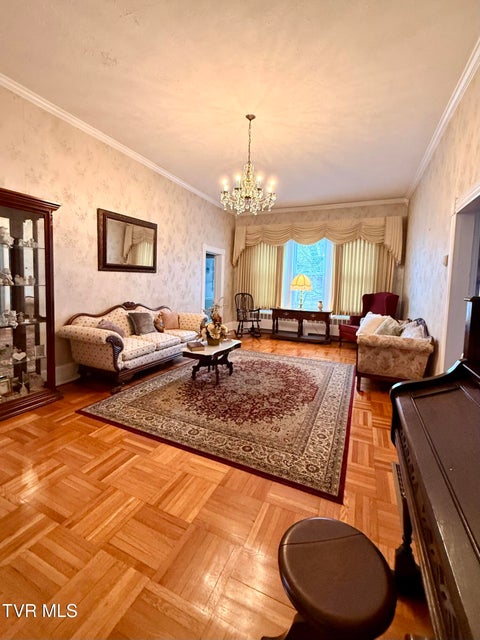 Photo #28: 720 Front Street