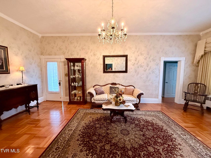 Photo #32: 720 Front Street