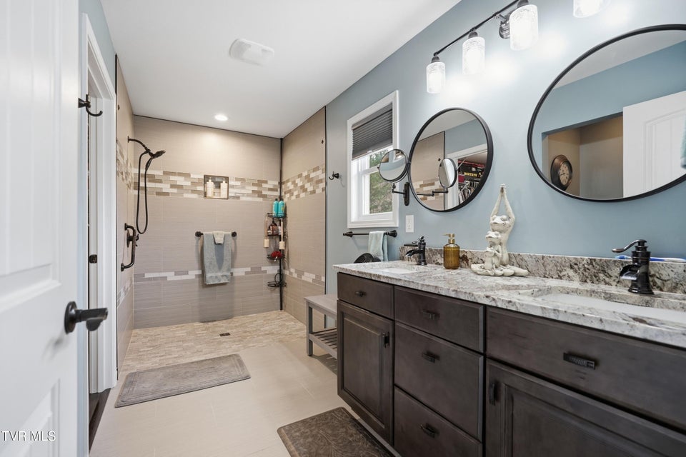 Photo #25: 910 Kitchen Branch Road