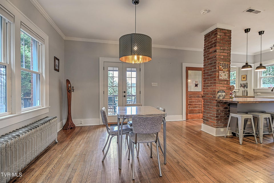 Photo #8: 722 Lawrence Avenue