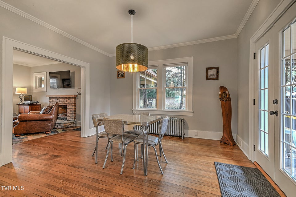 Photo #10: 722 Lawrence Avenue