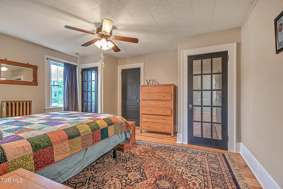 Photo #19: 722 Lawrence Avenue