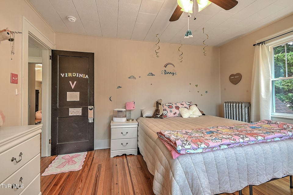 Photo #23: 722 Lawrence Avenue