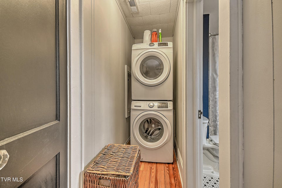 Photo #24: 722 Lawrence Avenue