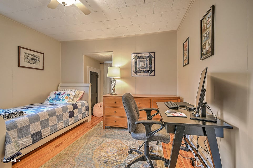 Photo #26: 722 Lawrence Avenue