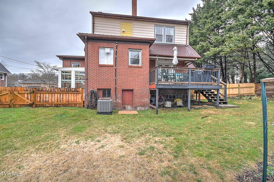 Photo #34: 722 Lawrence Avenue