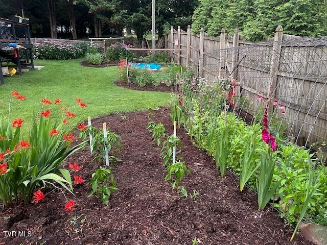 Photo #50: 722 Lawrence Avenue