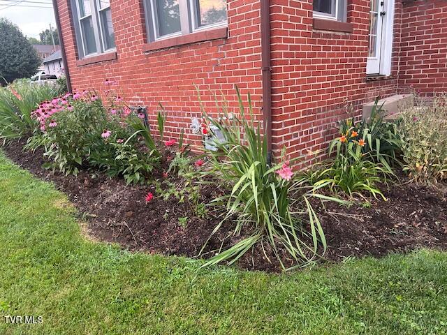 Photo #51: 722 Lawrence Avenue