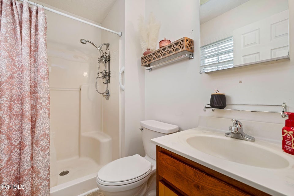 Photo #27: 605 Old Snapps Ferry Road