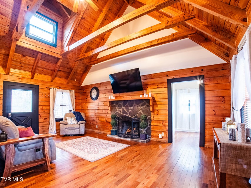 Photo #7: 261 Eedmont Court