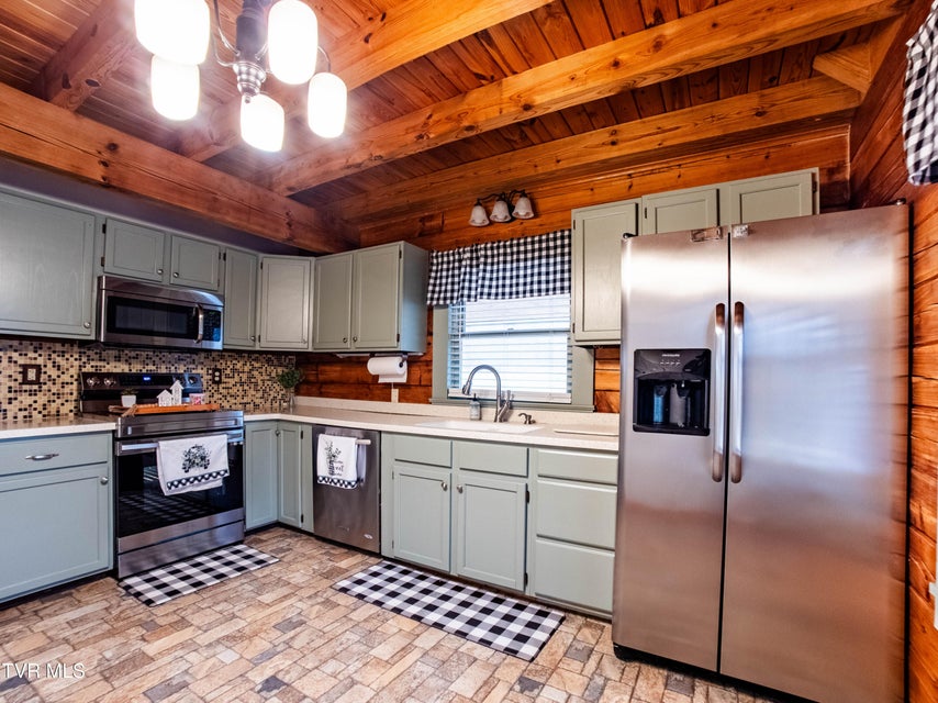 Photo #15: 261 Eedmont Court