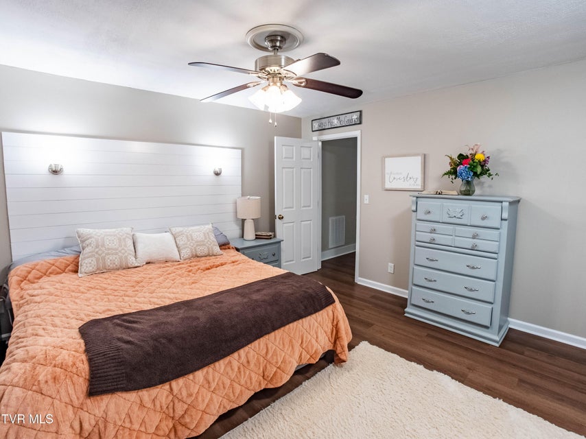 Photo #27: 261 Eedmont Court