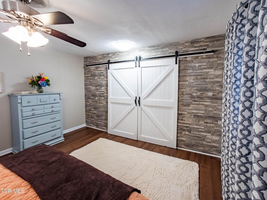 Photo #28: 261 Eedmont Court