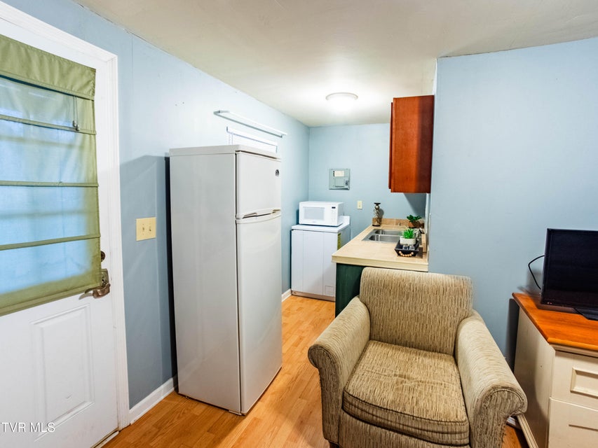 Photo #32: 261 Eedmont Court