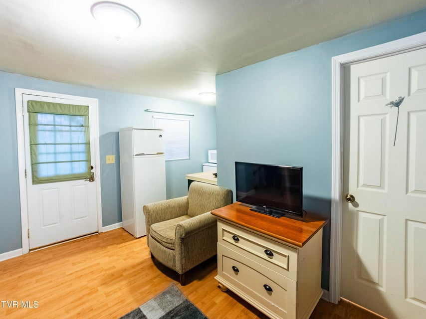 Photo #33: 261 Eedmont Court